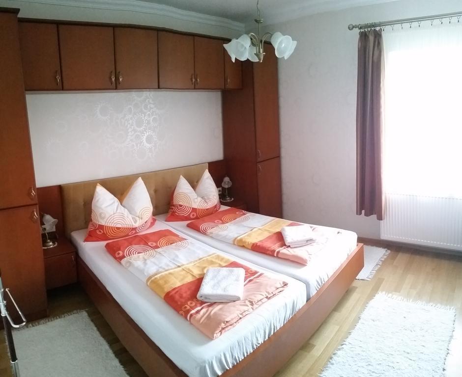 Fadora Apartman Tihany Zimmer foto