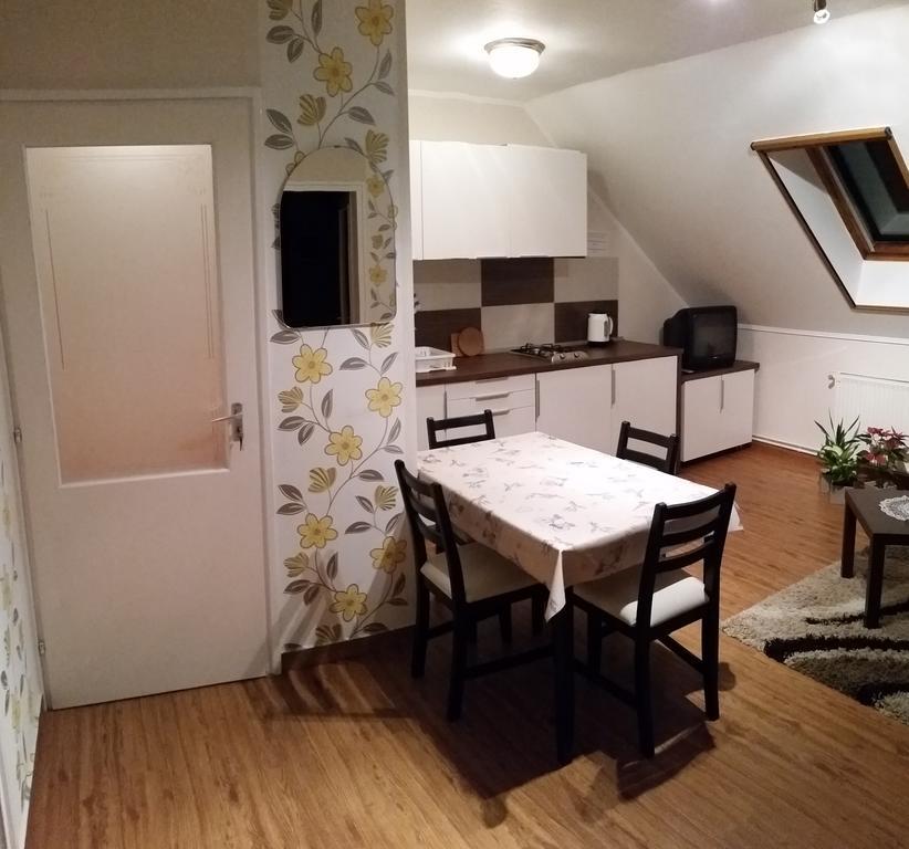 Fadora Apartman Tihany Zimmer foto